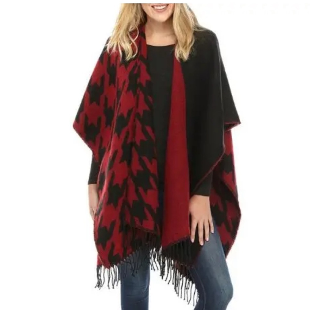 Steve Madden NWT Vibrant Red and Deep Black Knit one size fits all
